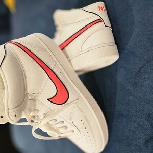 Nike Women's Athletic Shoes White and Pink